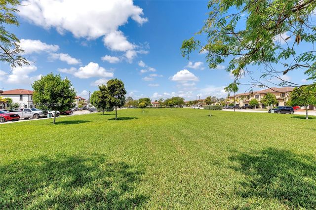 3392 W 105th Ter, Hialeah, FL 33018