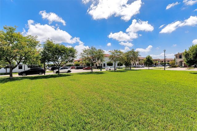 3392 W 105th Ter, Hialeah, FL 33018