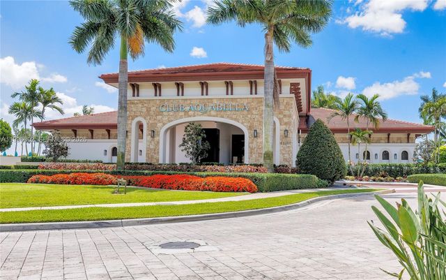 3392 W 105th Ter, Hialeah, FL 33018