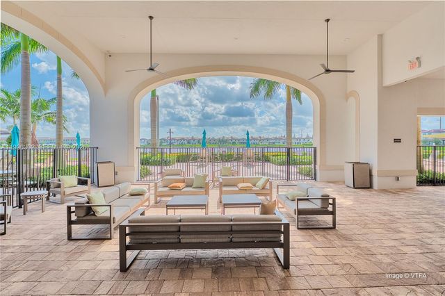 3392 W 105th Ter, Hialeah, FL 33018