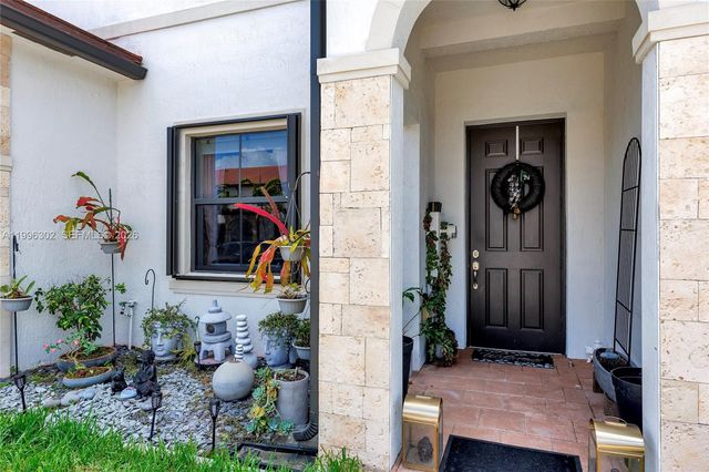 3392 W 105th Ter, Hialeah, FL 33018