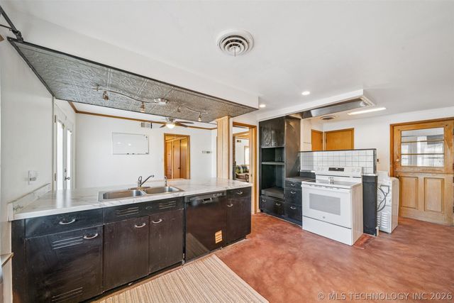 1315 W 49th Street, Tulsa, OK 74107