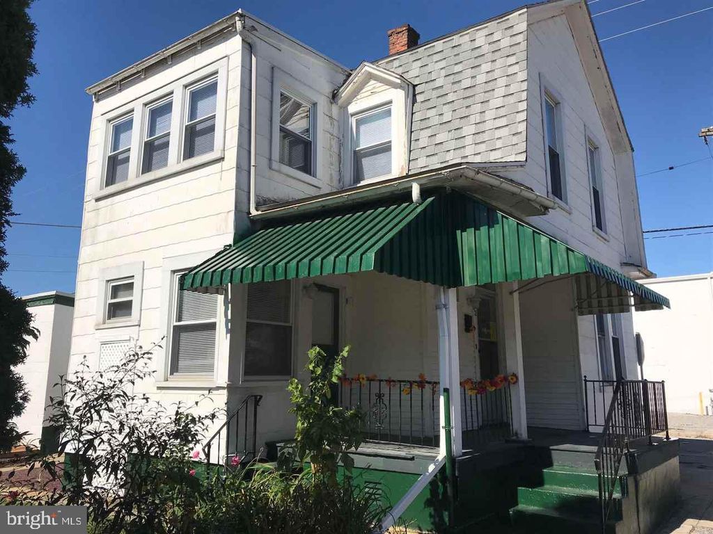 32 S WEST ST, York, PA 17401