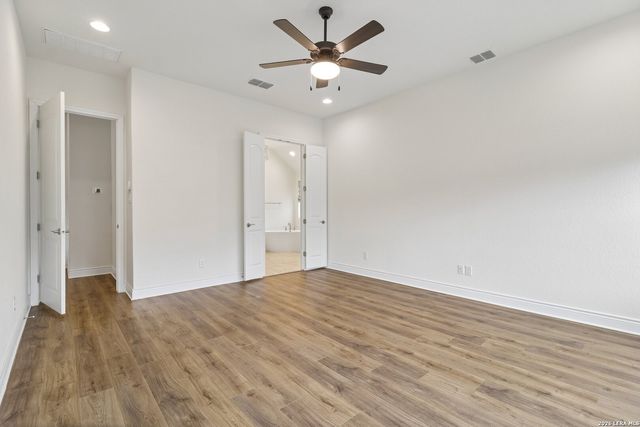 9007 BEACON RDG, San Antonio, TX 78255