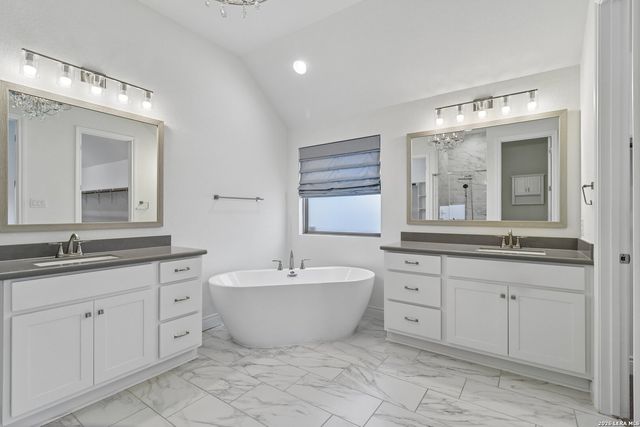 9007 BEACON RDG, San Antonio, TX 78255