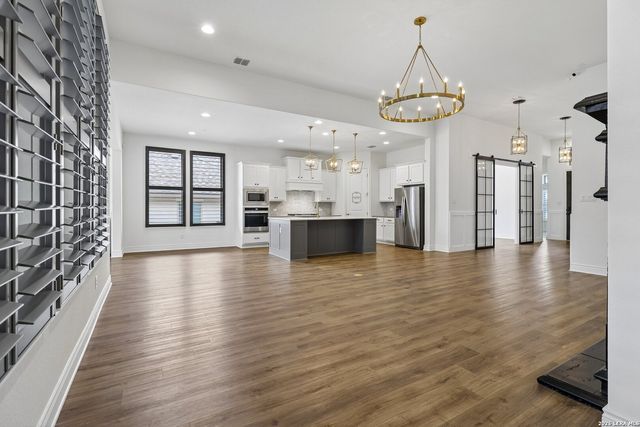 9007 BEACON RDG, San Antonio, TX 78255