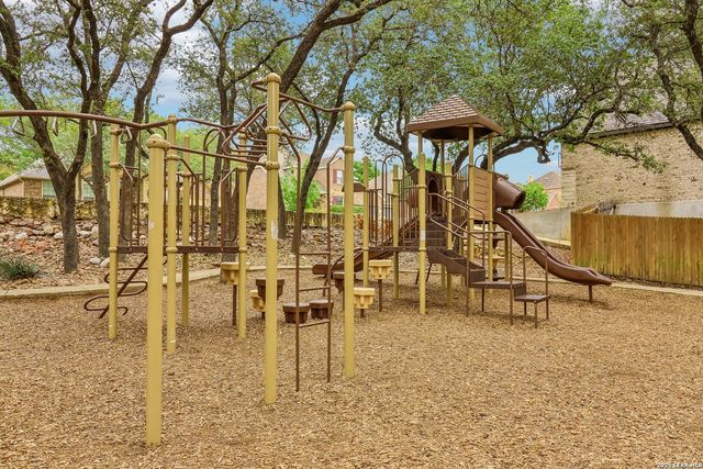 9007 BEACON RDG, San Antonio, TX 78255