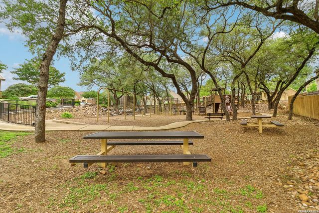 9007 BEACON RDG, San Antonio, TX 78255