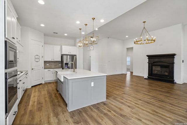 9007 BEACON RDG, San Antonio, TX 78255