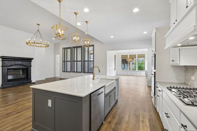 9007 BEACON RDG, San Antonio, TX 78255