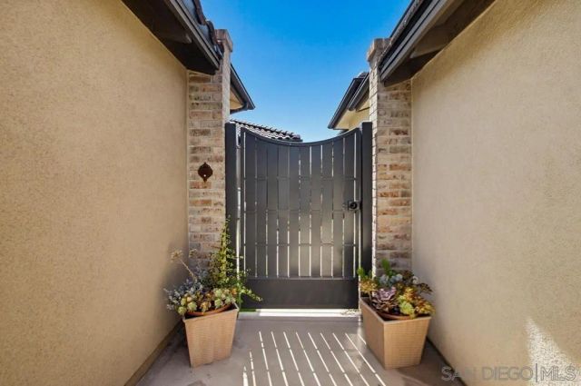 7944 Lusardi Creek Ln, San Diego, CA 92127