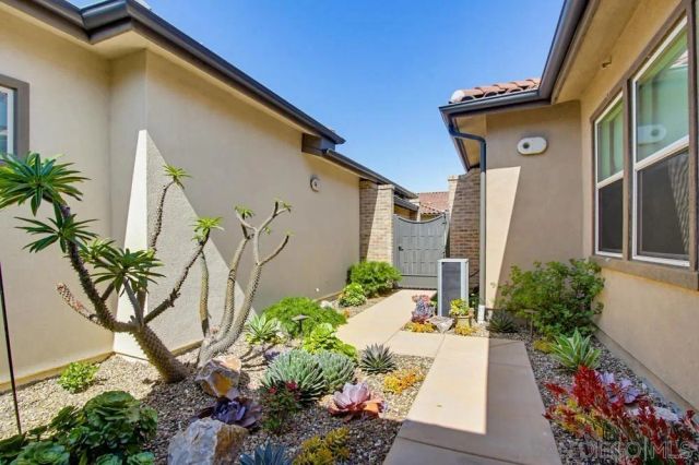 7944 Lusardi Creek Ln, San Diego, CA 92127