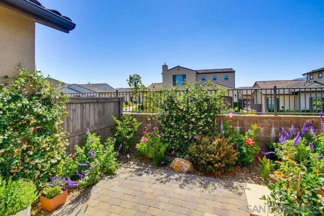 7944 Lusardi Creek Ln, San Diego, CA 92127
