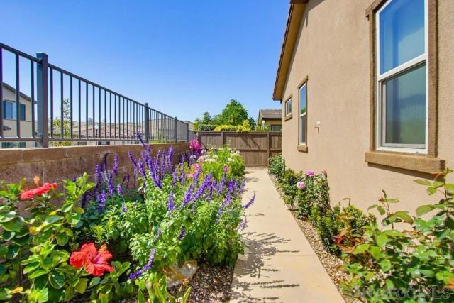 7944 Lusardi Creek Ln, San Diego, CA 92127