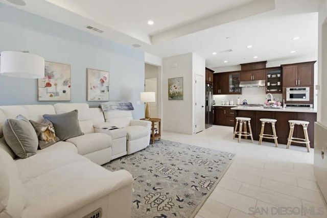 7944 Lusardi Creek Ln, San Diego, CA 92127