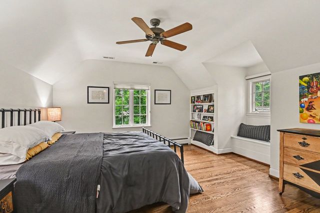 1 Kellogg Lane, Crystal Lake, IL 60014