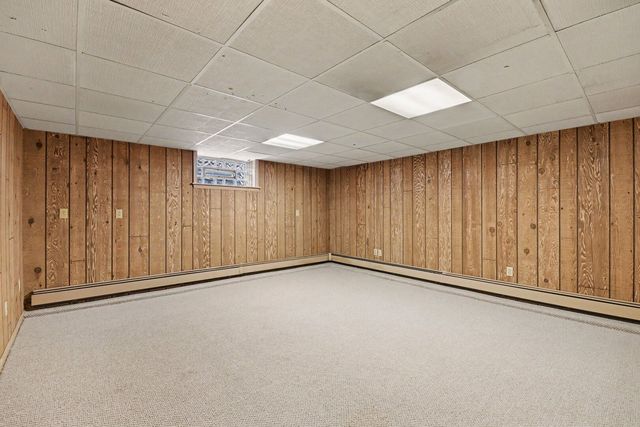 1 Kellogg Lane, Crystal Lake, IL 60014