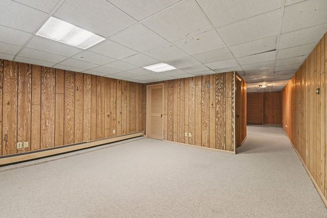 1 Kellogg Lane, Crystal Lake, IL 60014