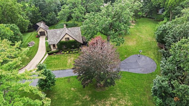 1 Kellogg Lane, Crystal Lake, IL 60014