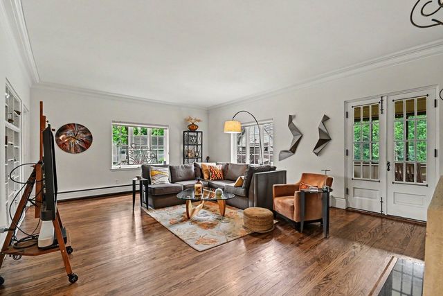 1 Kellogg Lane, Crystal Lake, IL 60014