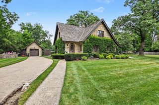 1 Kellogg Lane, Crystal Lake, IL 60014