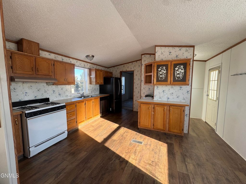 306 Hawk Street, Lincoln, ND 58504 photo 3