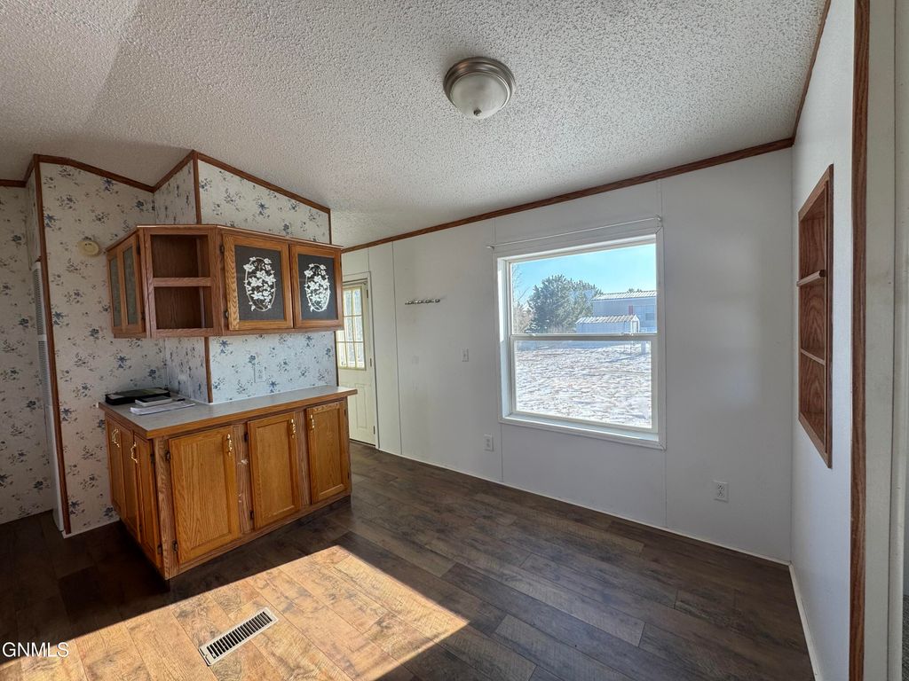 306 Hawk Street, Lincoln, ND 58504 photo 4