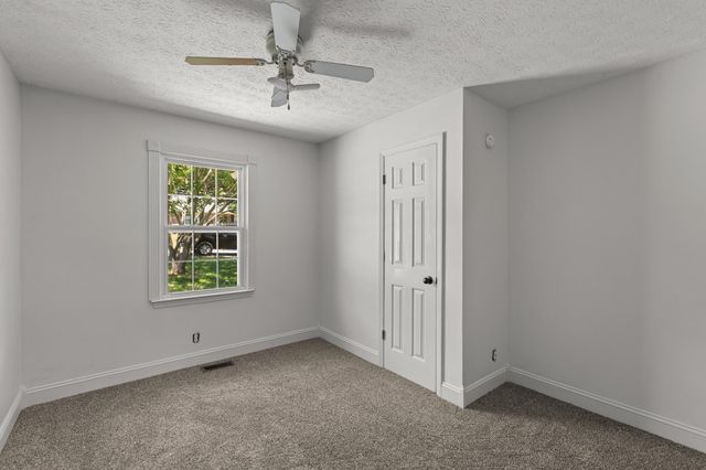 215 Lynn Drive, Lawrenceburg, KY 40342