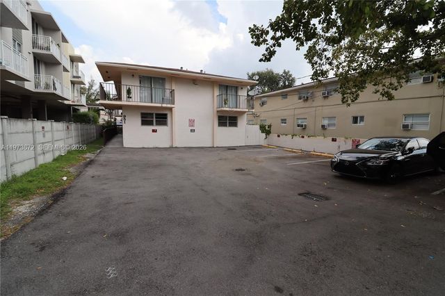 951 SW 7th St 1, Miami, FL 33130