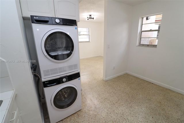 951 SW 7th St 1, Miami, FL 33130