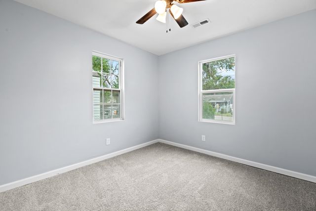 1542 N Volutsia Ave, Wichita, KS 67214