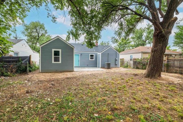 1542 N Volutsia Ave, Wichita, KS 67214