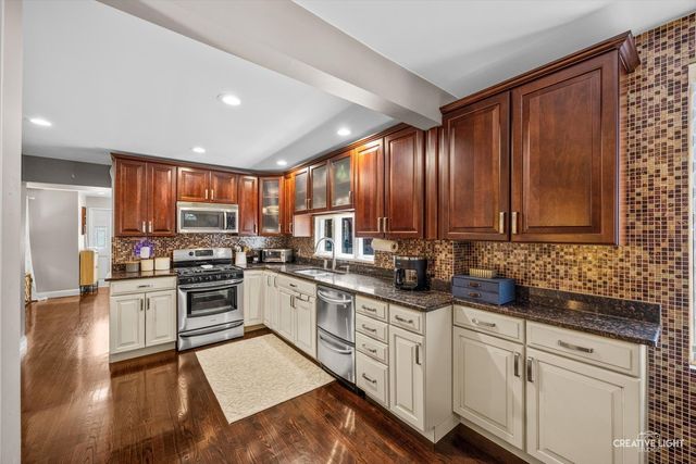 4438 N NAGLE Avenue, Harwood Heights, IL 60706
