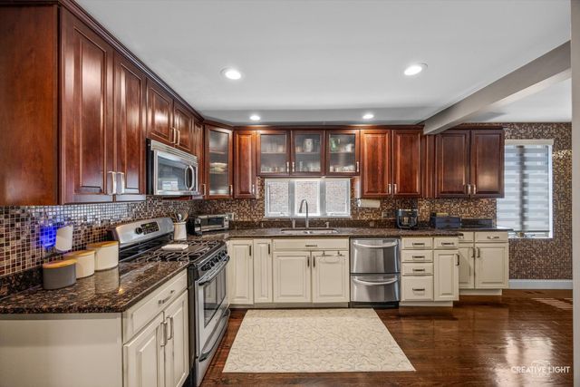 4438 N NAGLE Avenue, Harwood Heights, IL 60706
