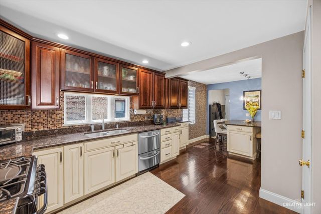 4438 N NAGLE Avenue, Harwood Heights, IL 60706