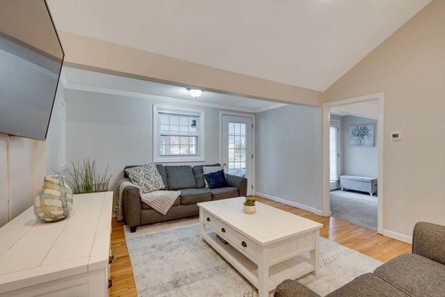 26 Fourth Ave, Billerica, MA 01821