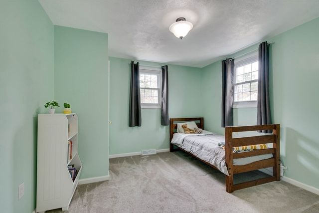 26 Fourth Ave, Billerica, MA 01821