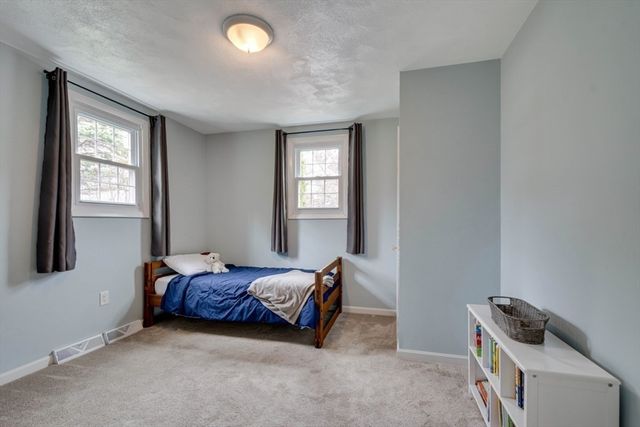 26 Fourth Ave, Billerica, MA 01821