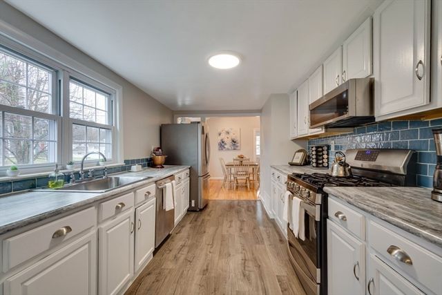 26 Fourth Ave, Billerica, MA 01821