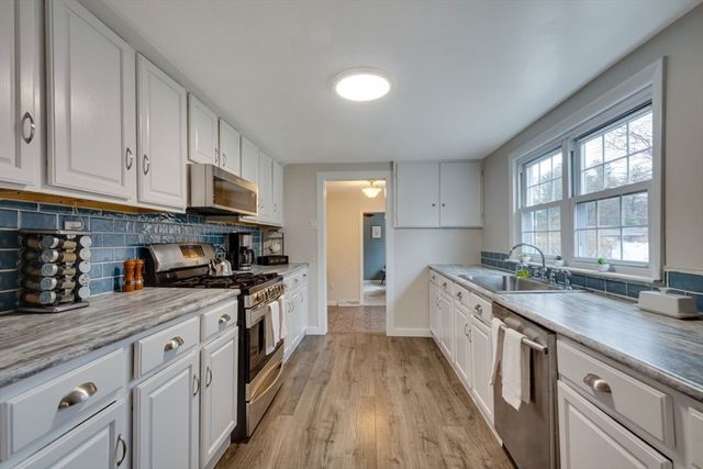 26 Fourth Ave, Billerica, MA 01821