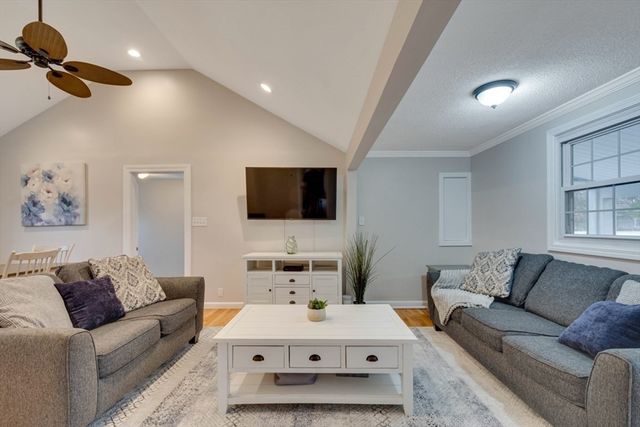 26 Fourth Ave, Billerica, MA 01821