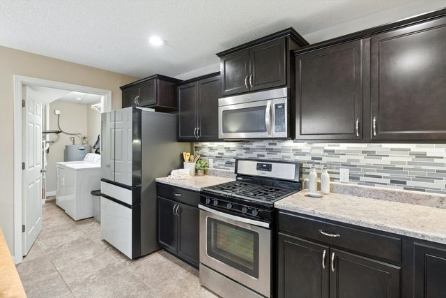 4107 Creek Hill Drive 07, Bettendorf, IA 52722