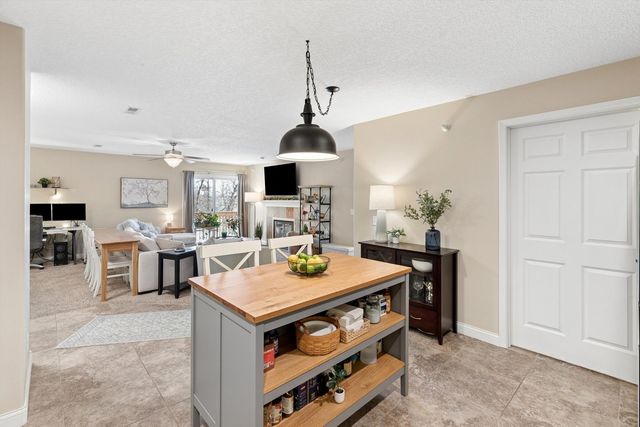 4107 Creek Hill Drive 07, Bettendorf, IA 52722