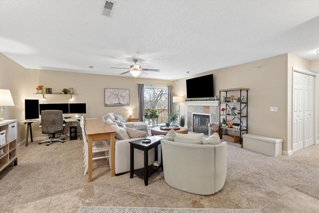 4107 Creek Hill Drive 07, Bettendorf, IA 52722