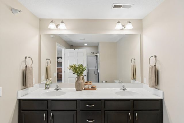 4107 Creek Hill Drive 07, Bettendorf, IA 52722