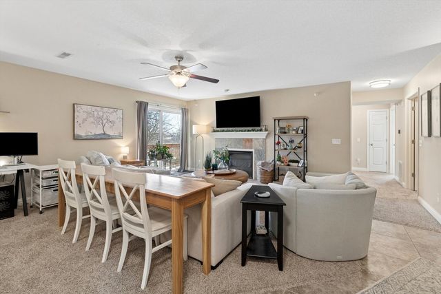 4107 Creek Hill Drive 07, Bettendorf, IA 52722