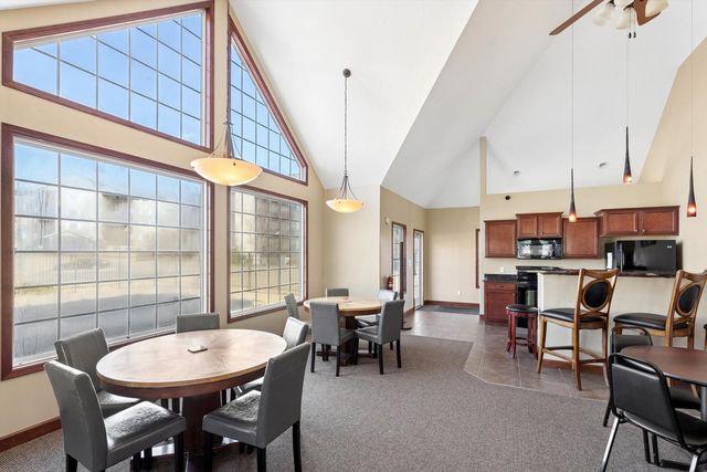 4107 Creek Hill Drive 07, Bettendorf, IA 52722