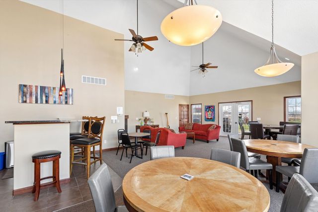 4107 Creek Hill Drive 07, Bettendorf, IA 52722