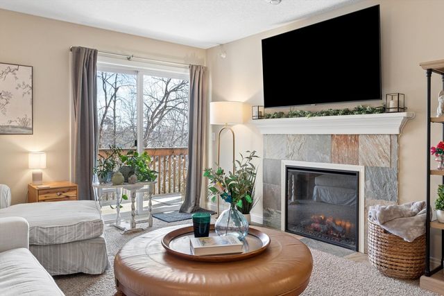 4107 Creek Hill Drive 07, Bettendorf, IA 52722