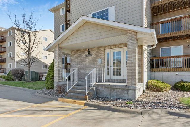 4107 Creek Hill Drive 07, Bettendorf, IA 52722